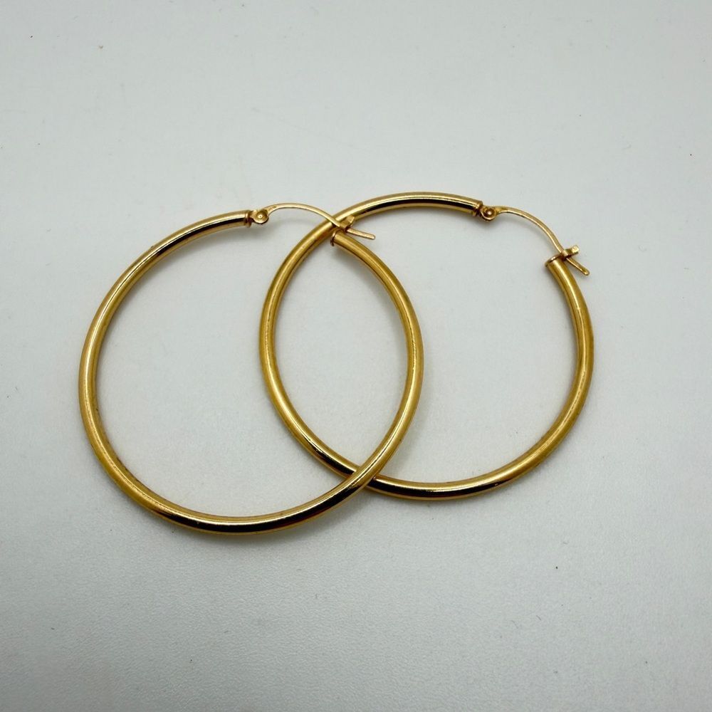 Vintage 14kt Yellow Gold 42mm round hoop‎ earrings!